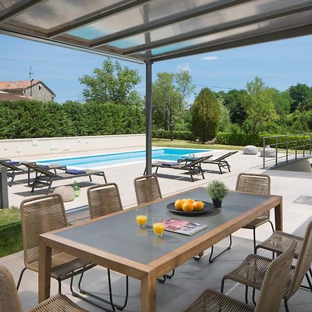 Villa Del Sol With Large Garden Perfect For Families Labin  Exterior photo